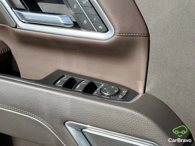 Certified Used 2025 Summit White GMC Denali image 19