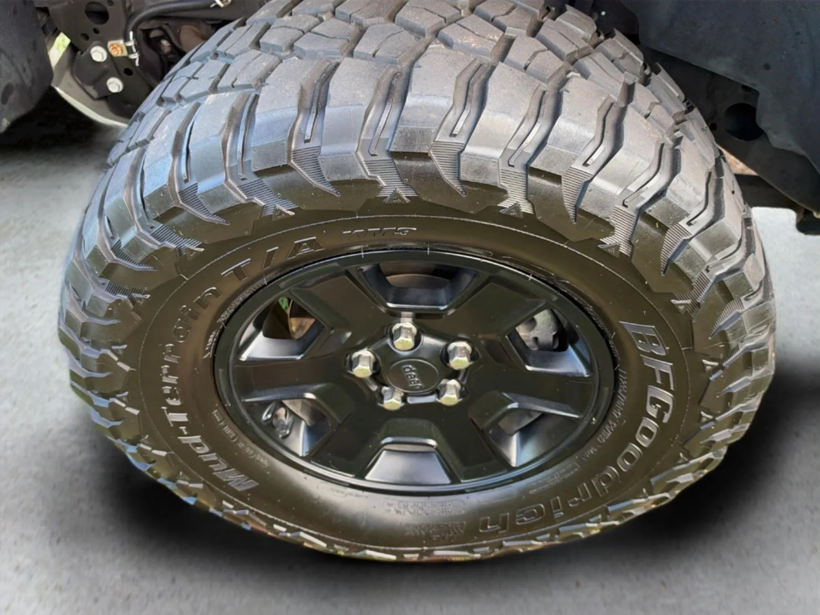 Used 2022 Sting-Gray Clearcoat Jeep Mojave image 12