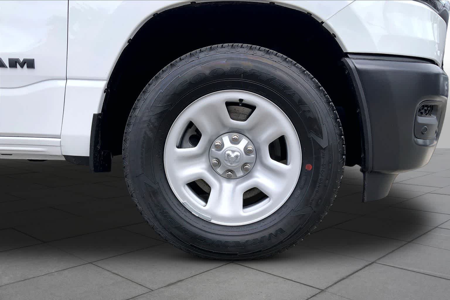 New 2026 Bright White Clear-Coat Exterior Paint RAM Tradesman image 8