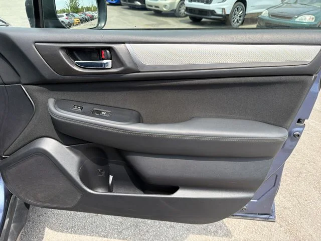 Used 2018 Blue Subaru 2.5i Premium image 23