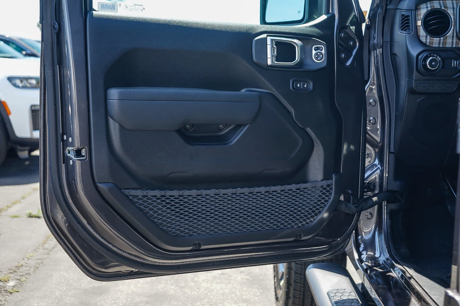 New 2026 Granite Crystal Metallic Clear-Coat Exterior Paint Jeep 85th Anniversary image 19