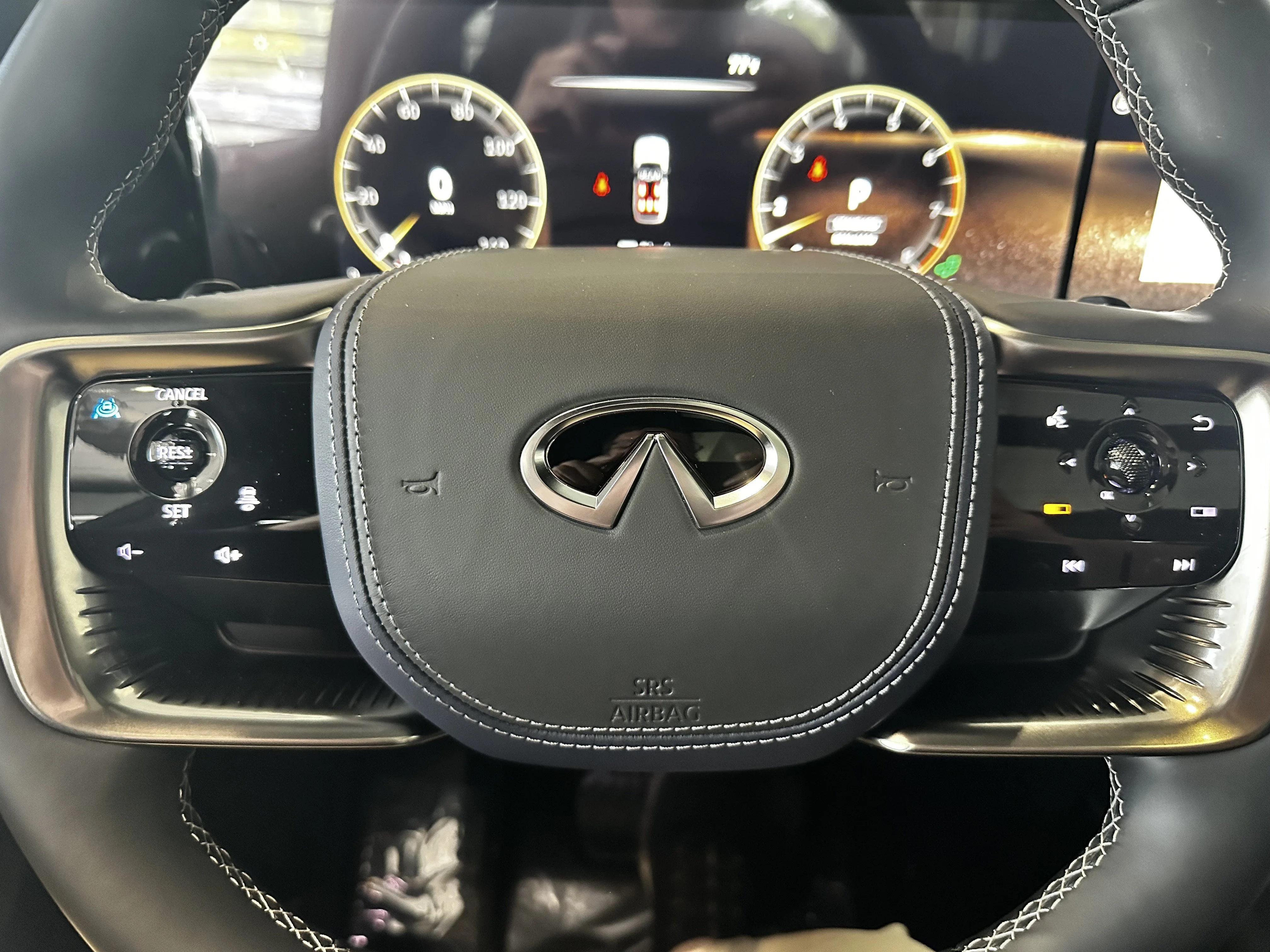 New 2027 2T RADIANT WHIT INFINITI Sport 4WD image 20