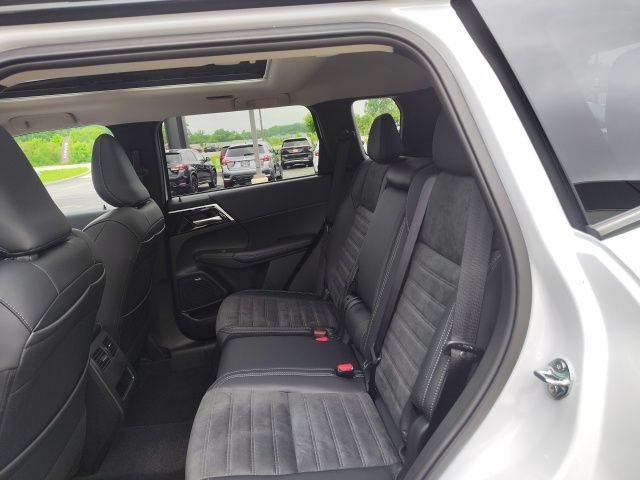 New 2025 White Mitsubishi Trail Edition image 26