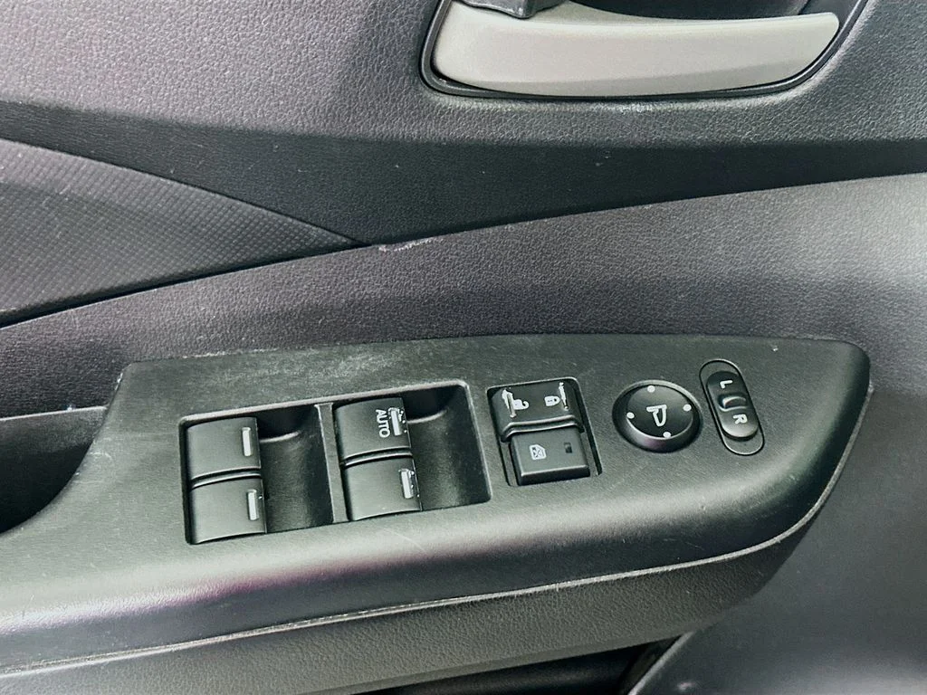 Used 2013  Honda LX image 18