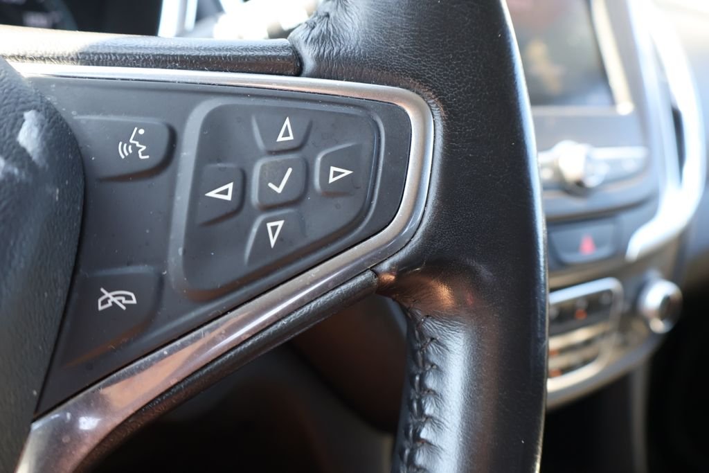 Used 2020 MIDNIGHT BLUE METALLIC Chevrolet LT image 23