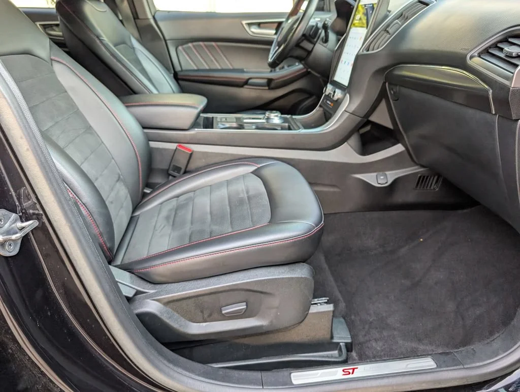 Used 2022 Black Ford ST-Line image 24