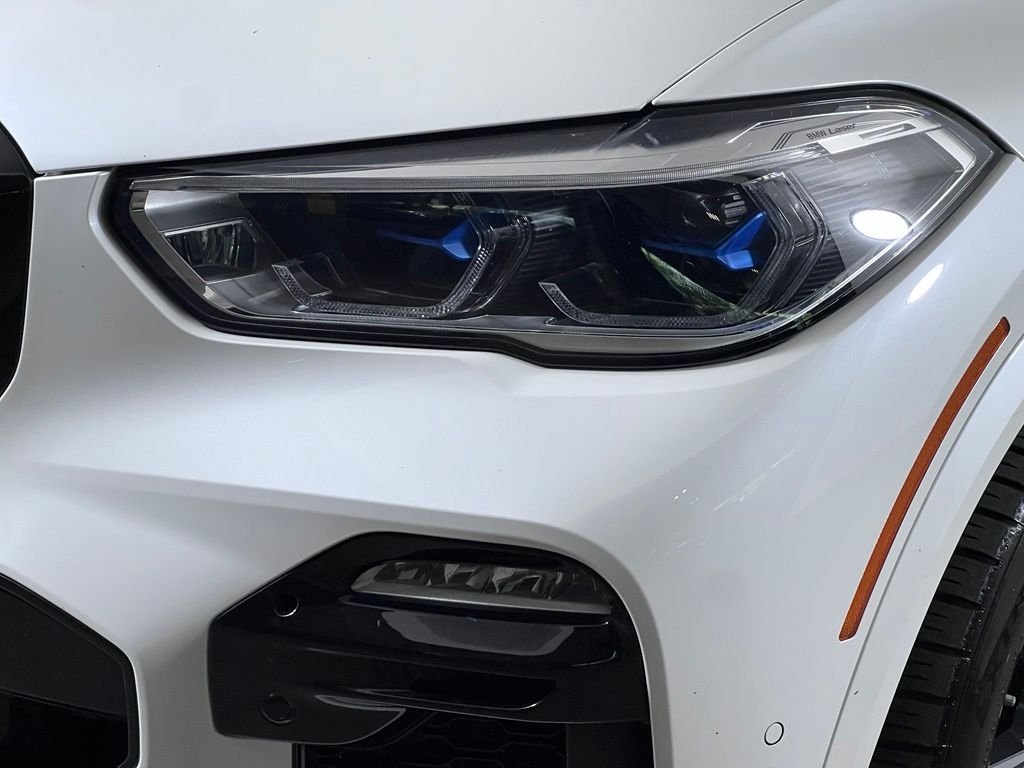 Used 2021 White BMW xDrive40i image 15