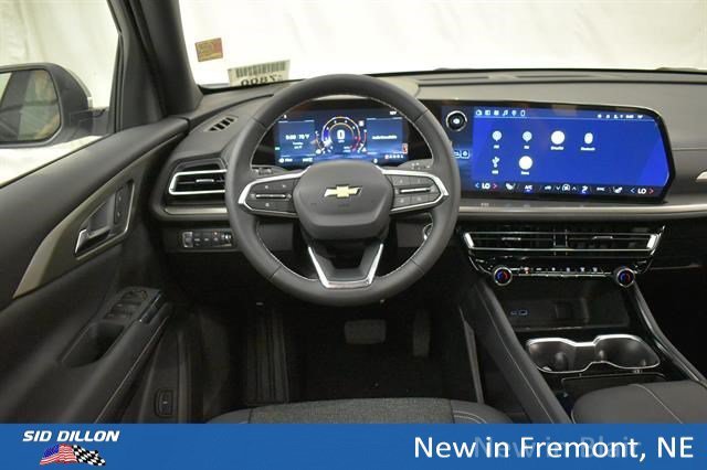 New 2026 Summit White Chevrolet AWD LT image 5
