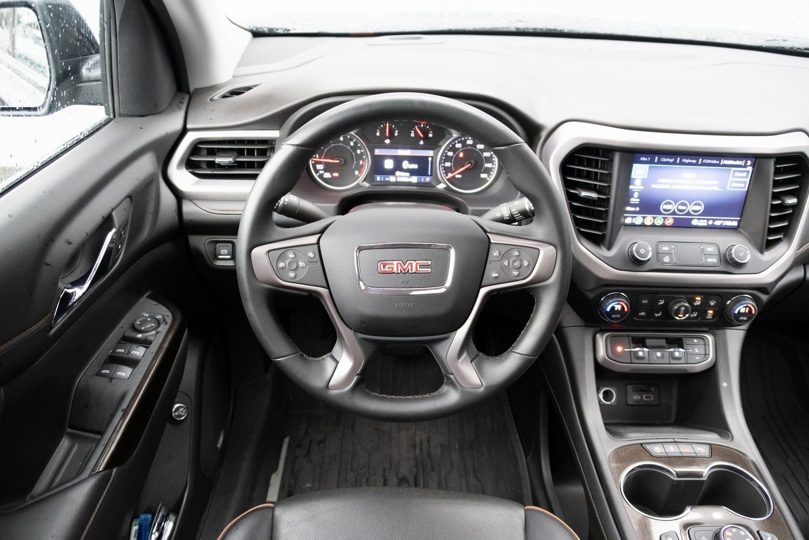 View vehicle photo 2