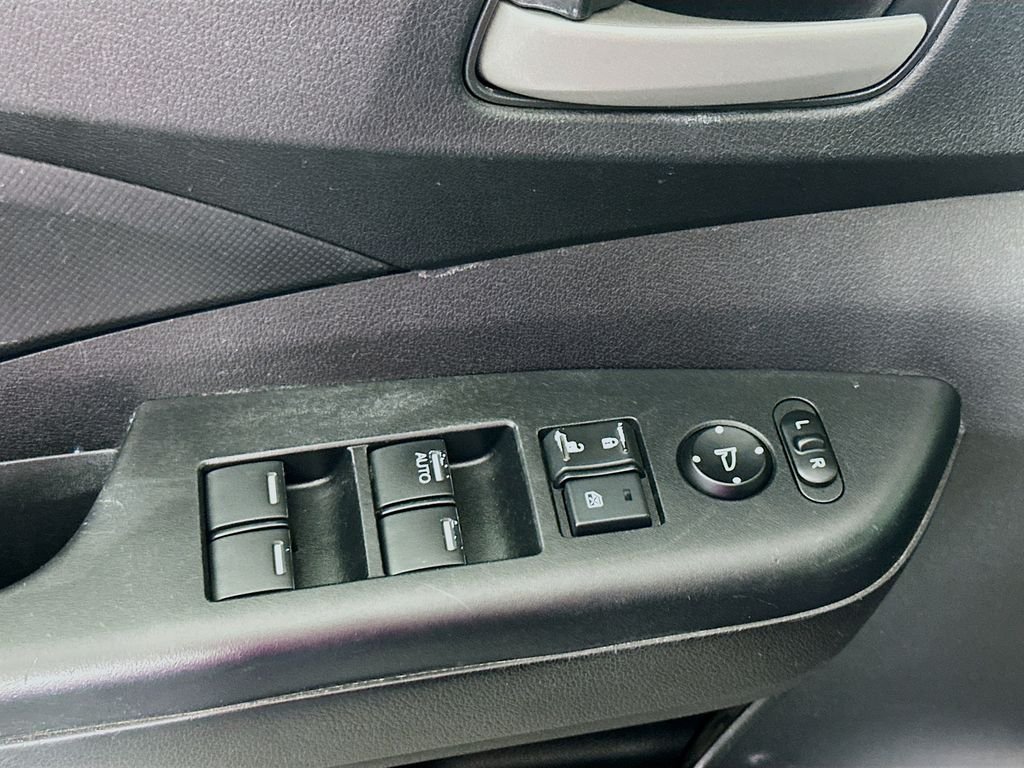 Used 2013  Honda LX image 18