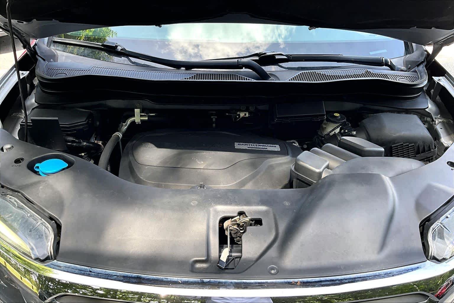 Used 2019 Lunar Silver Metallic Honda RTL-T image 32