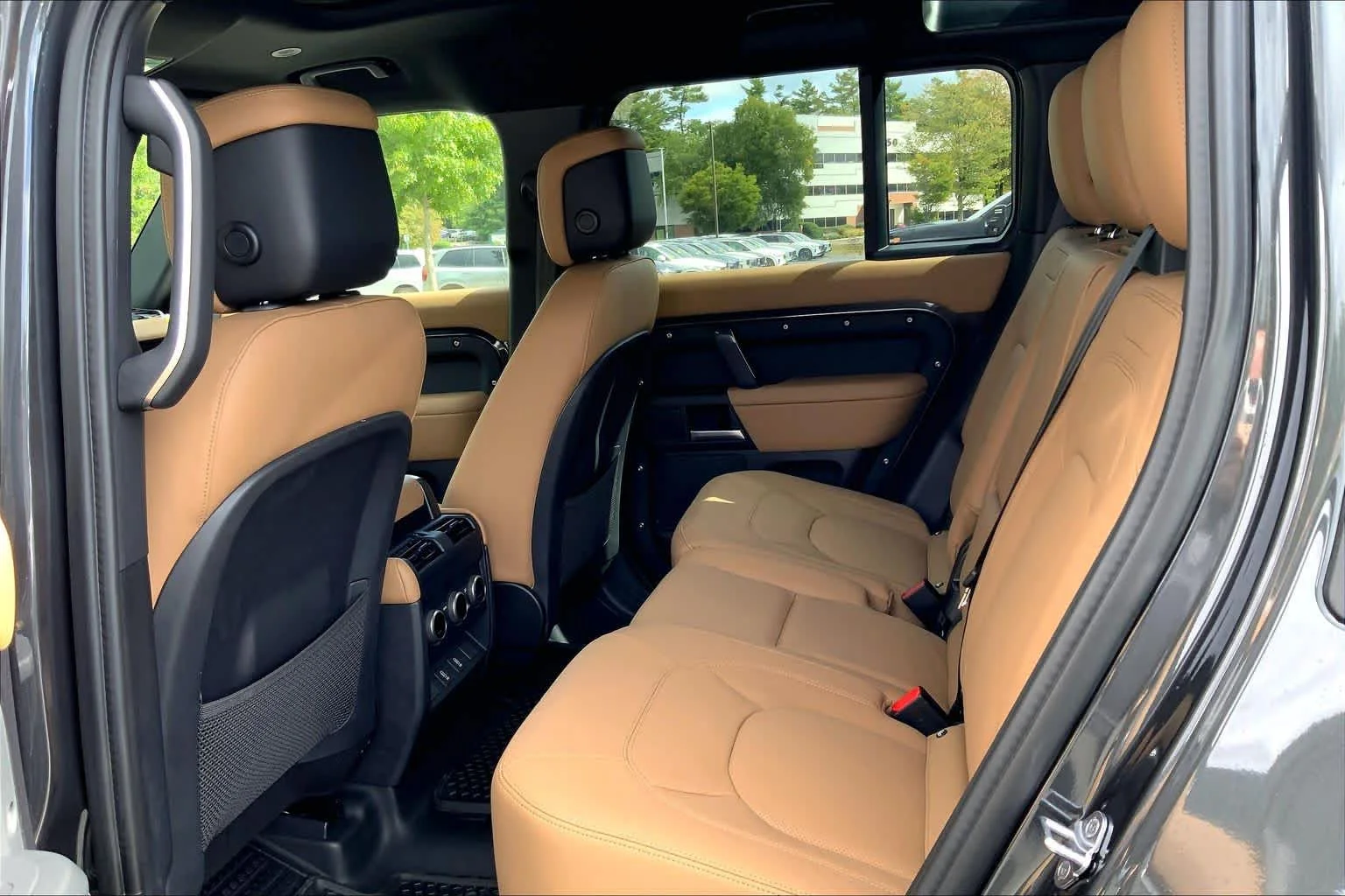 New 2026 Carpathian Grey Land Rover X-Dynamic SE image 14