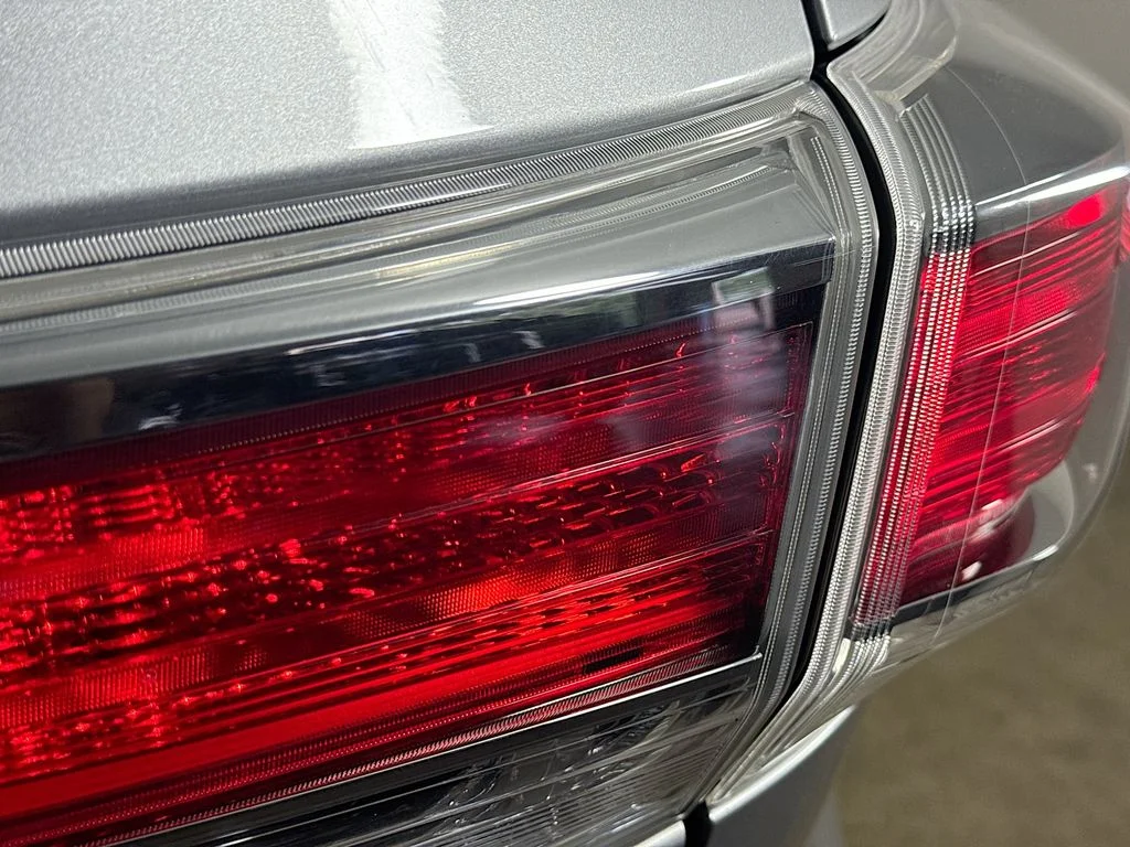 Used 2015 Silver Toyota LE image 30