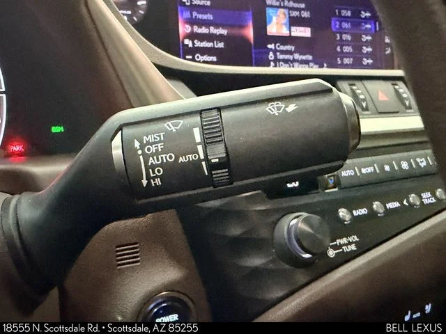 Used 2019 Red Lexus 300h image 29