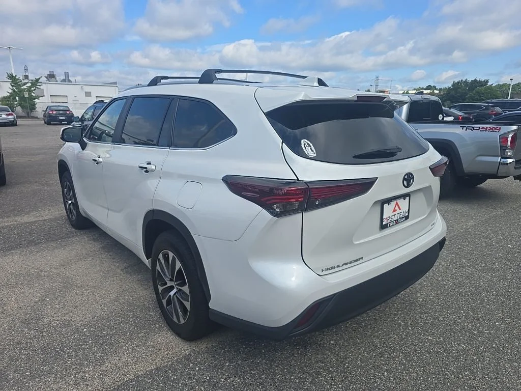 Used 2024 Beige Toyota XLE image 7