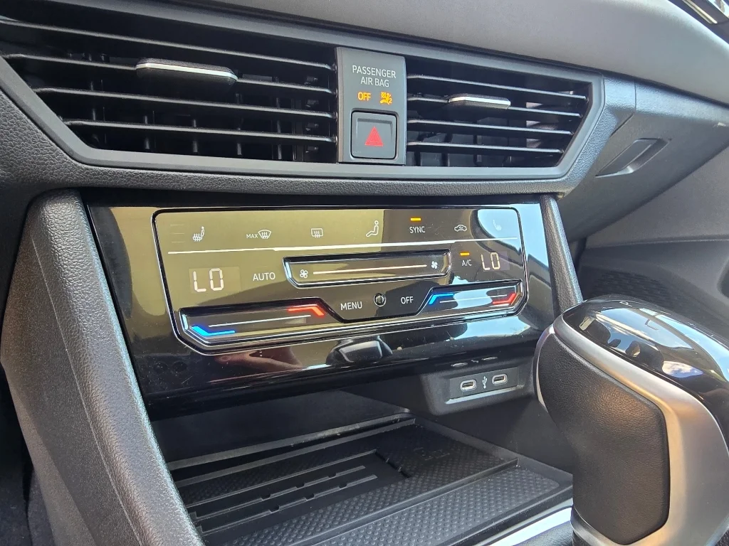 Used 2025 Gray Volkswagen SE image 22