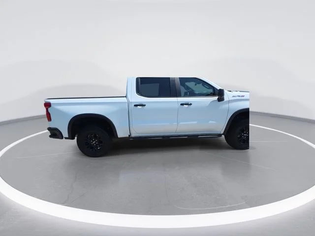 Used 2023 White Chevrolet ZR2 image 9
