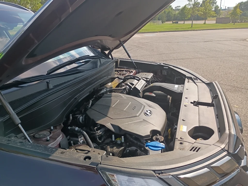 Used 2025  Hyundai SEL image 22