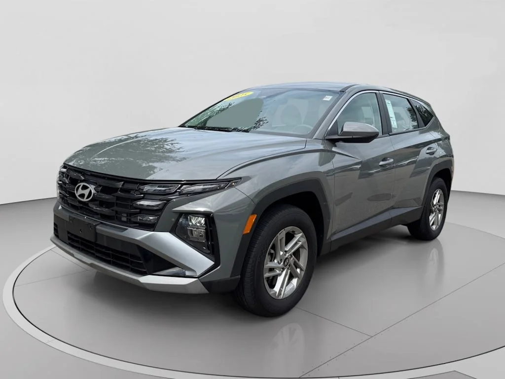 Used 2025 Gray Hyundai SE image 17