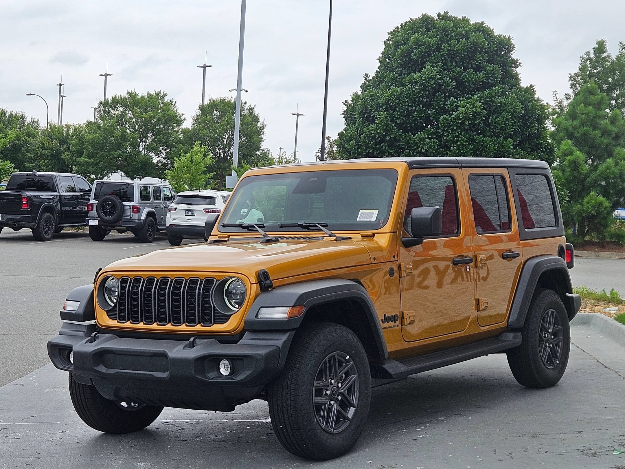 New 2026 Goldilocks Exterior Paint Jeep Sport S image 3