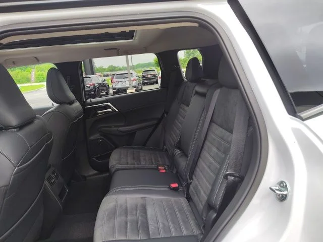New 2025 White Mitsubishi Trail Edition image 26