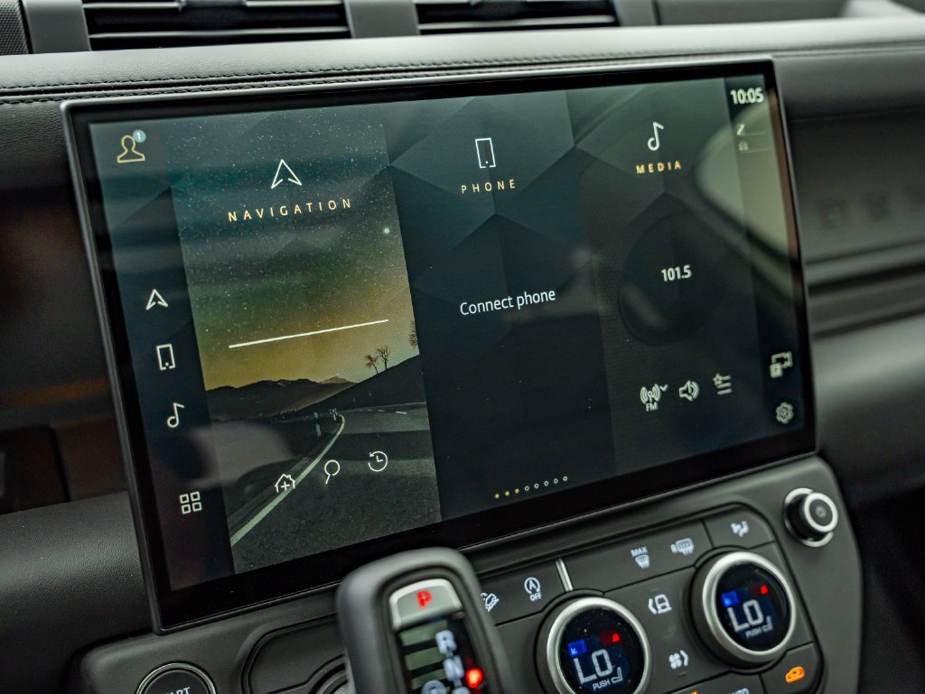 New 2026 Fuji White Land Rover X-Dynamic SE image 24