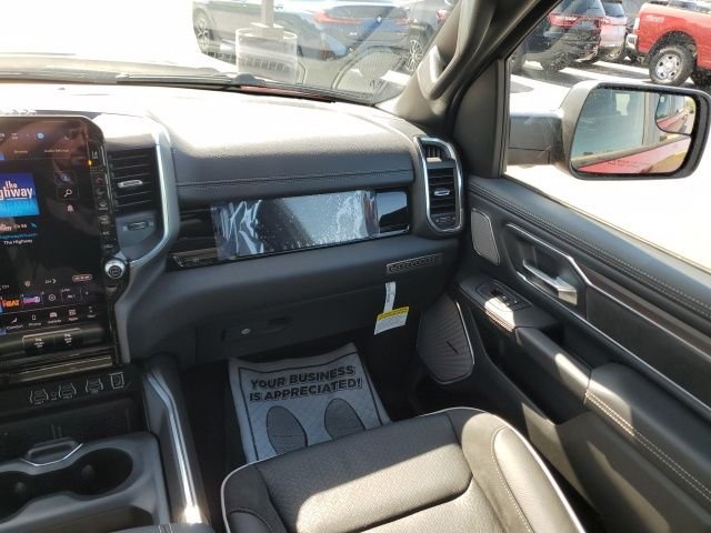 New 2026 Molten Red Pearl-Coat Exterior Paint RAM Laramie image 16