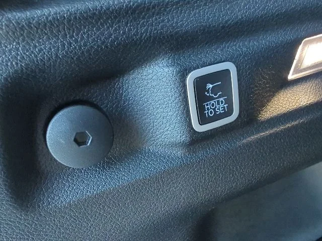 Certified Used 2021 Silver Jeep Altitude image 37