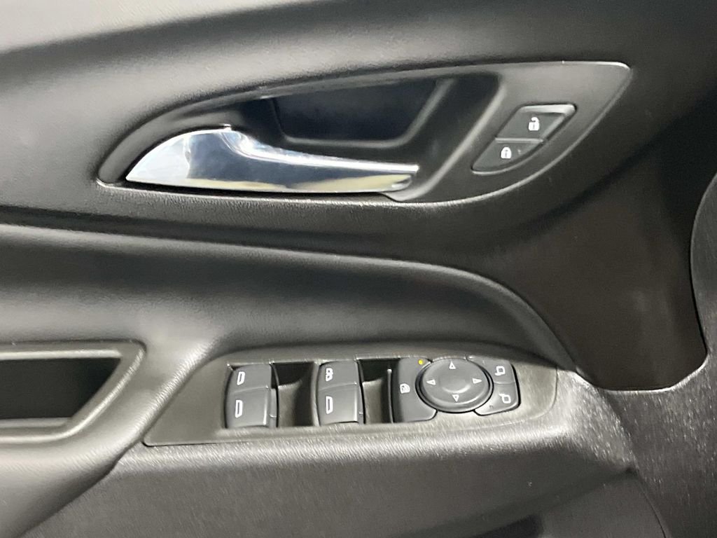 2021 Chevrolet Equinox LT - Photo 17
