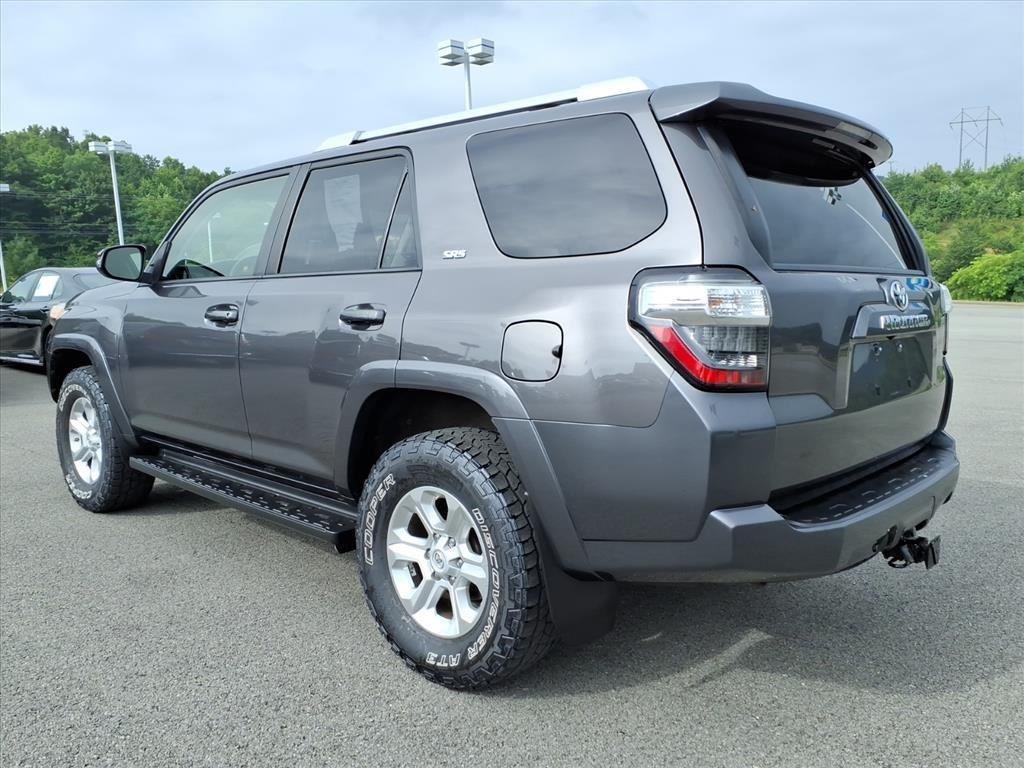Used 2015 Magnetic Gray Metallic Toyota SR5 Premium image 3