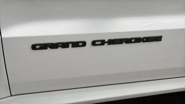Used 2020 Bright White Clearcoat Jeep Limited X image 41