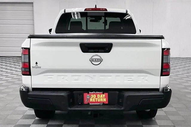 New 2026 Glacier White Nissan S image 5