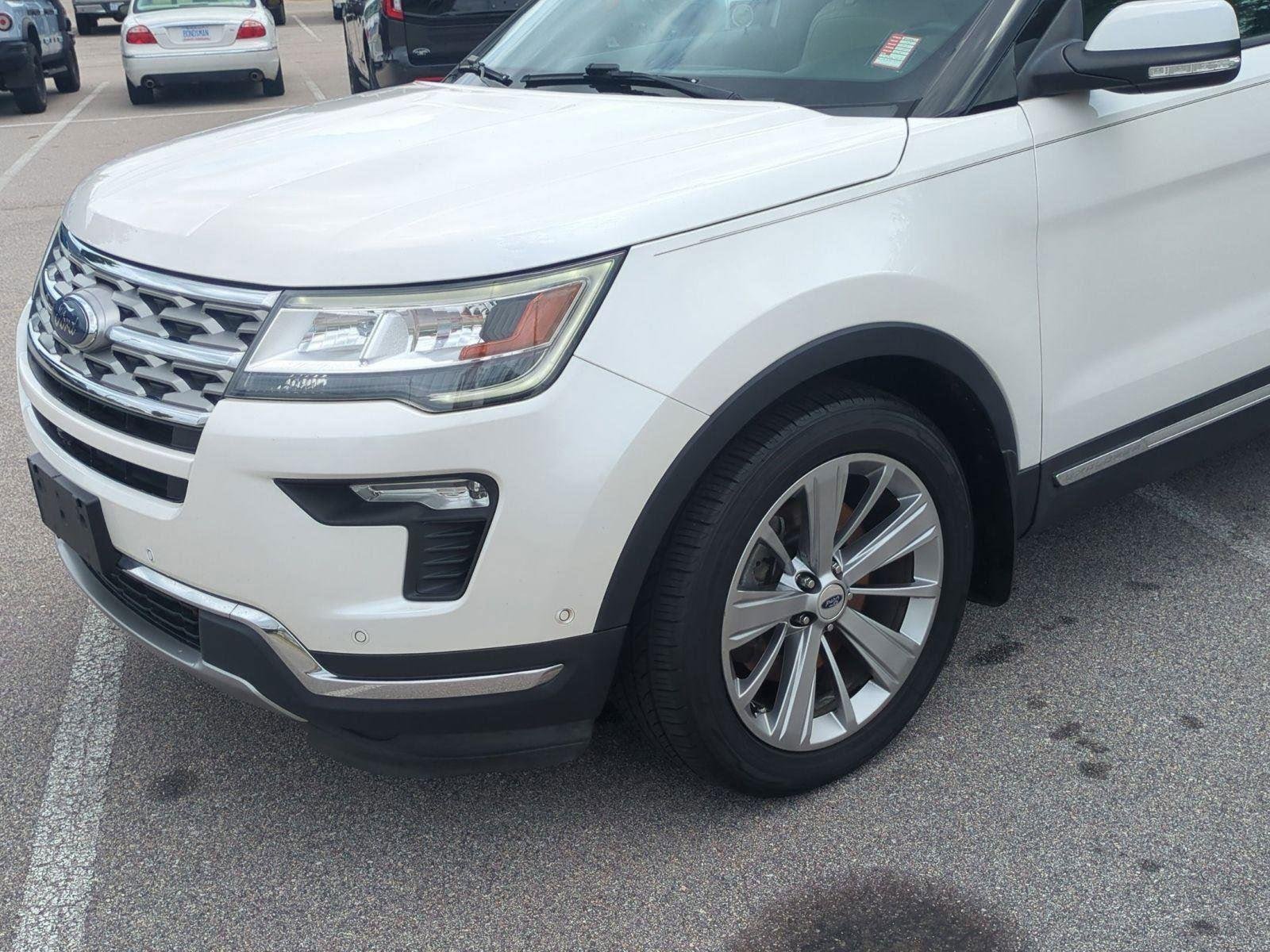 Used 2018 White Platinum Metallic Tri-Coat Ford Limited image 9