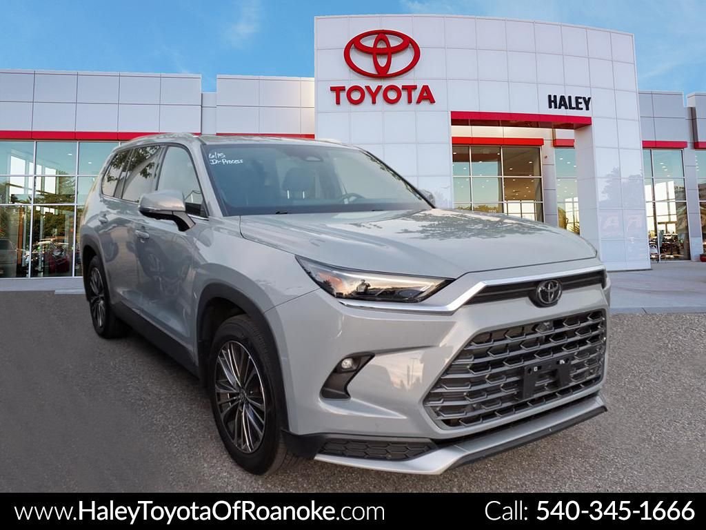 Used 2025  Toyota MAX Platinum image 1