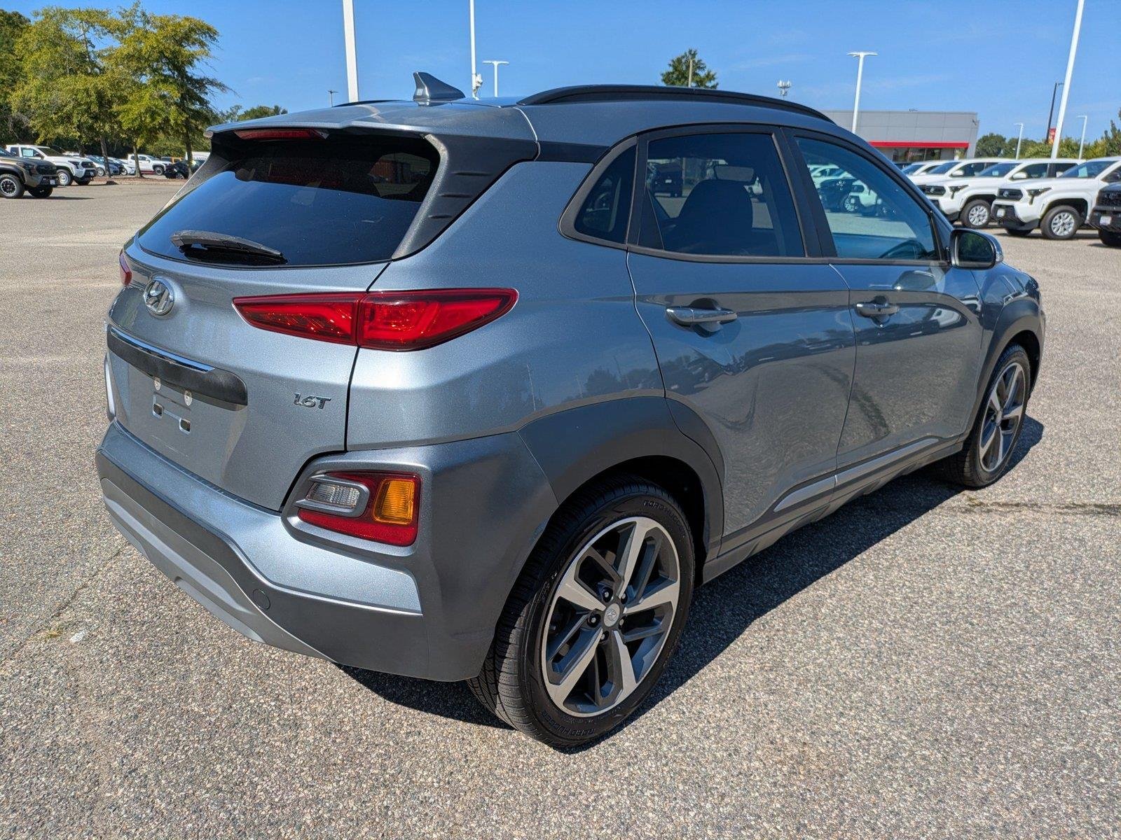 Used 2020 Sonic Silver Hyundai Limited image 4
