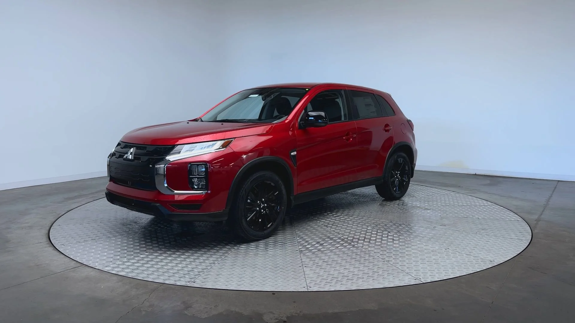 New 2026 Red Diamond Mitsubishi LE image 4