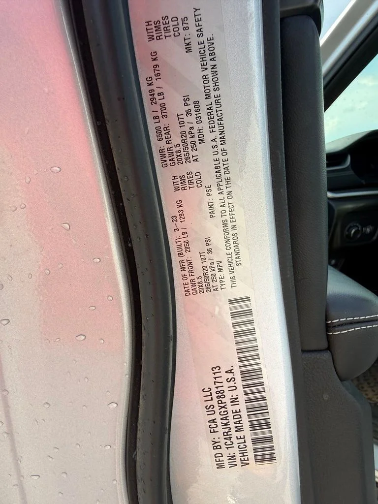 Used 2023 Silver Jeep Altitude image 21