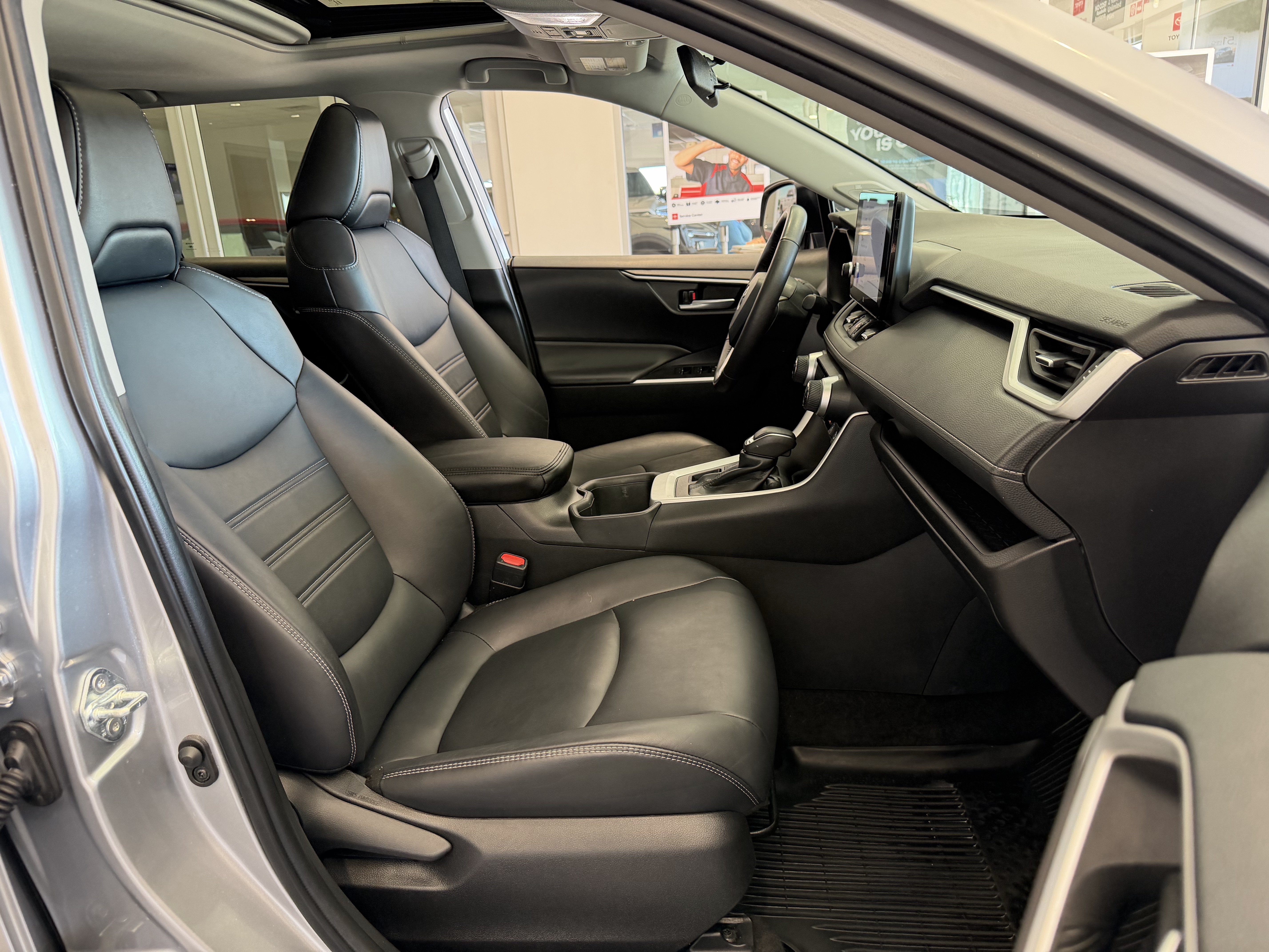 Used 2023 Silver Toyota XLE Premium image 39