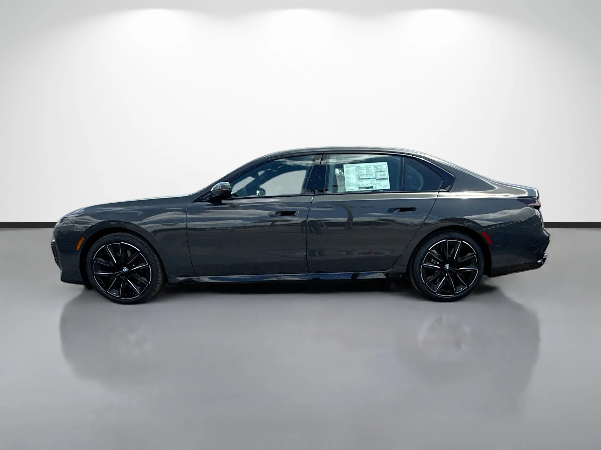 New 2026 Dravit Grey Metallic BMW 760i xDrive image 6