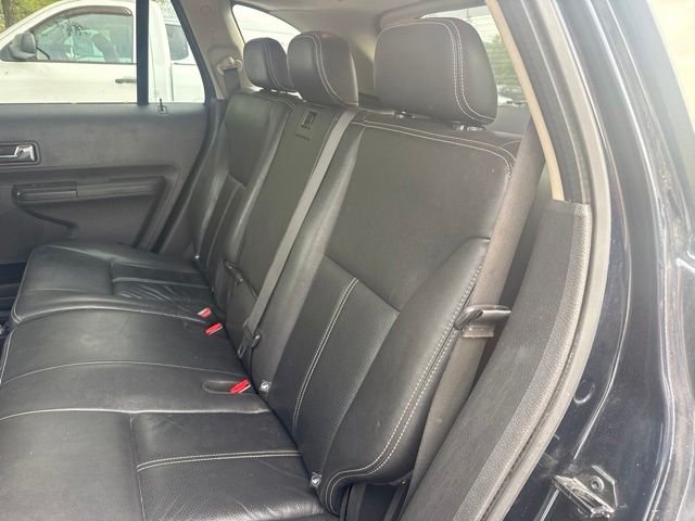 Used 2010  Ford Limited image 17