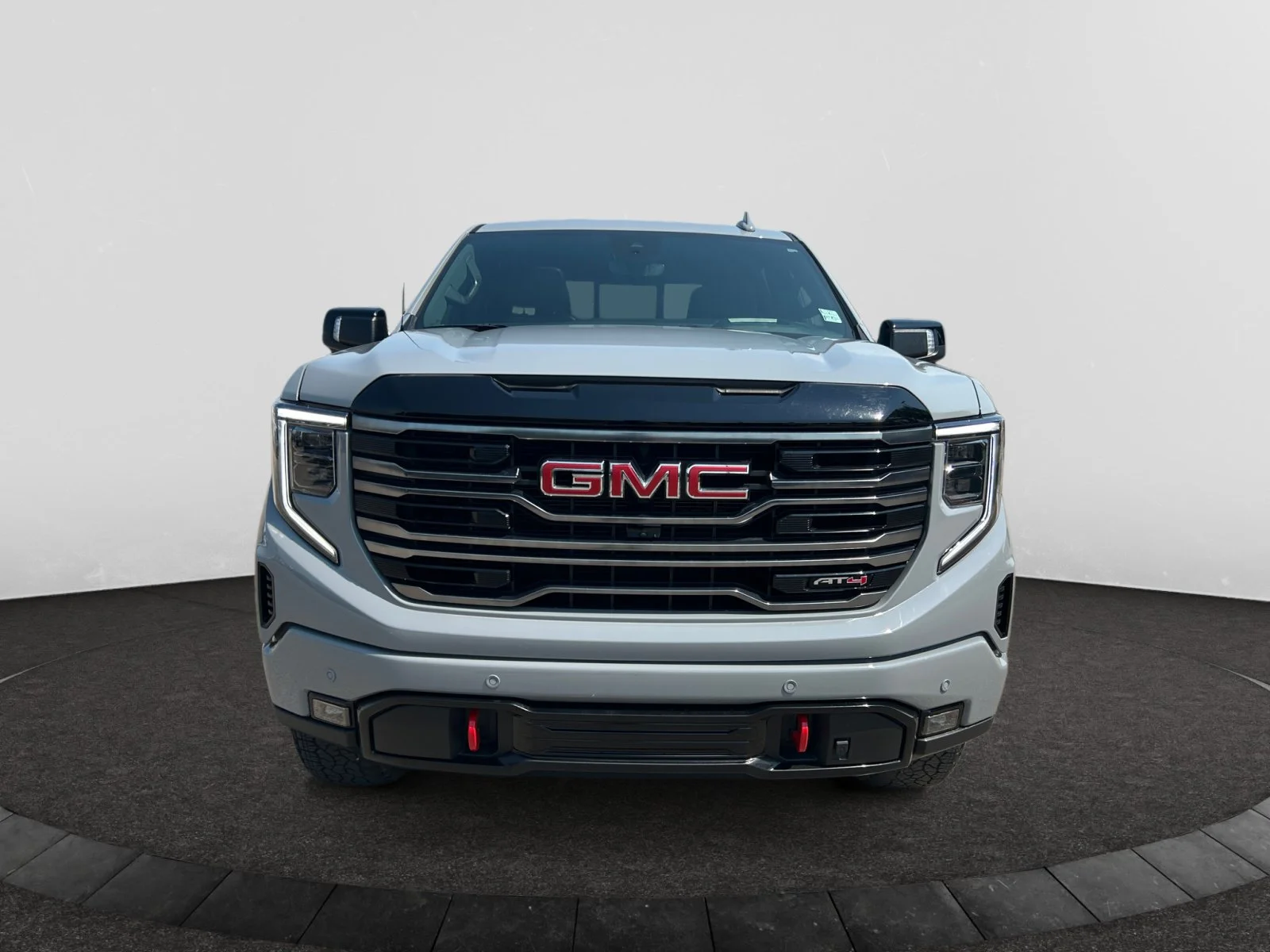 Used 2025 Gray GMC AT4 Crew Cab 6.2L Leather Sunroof Navigation 4x4 image 8