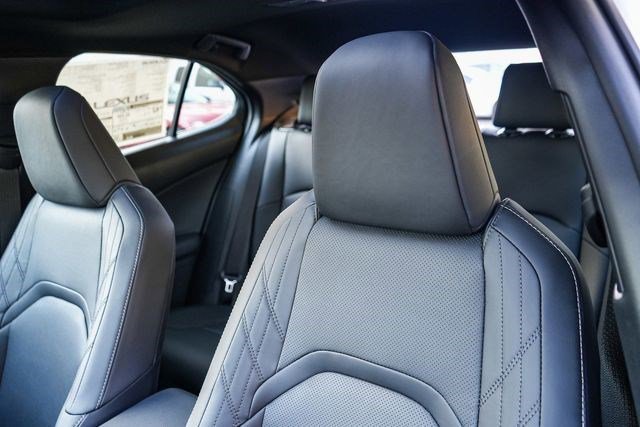 2026 Lexus UX Hybrid 300h F Sport Design - Photo 25