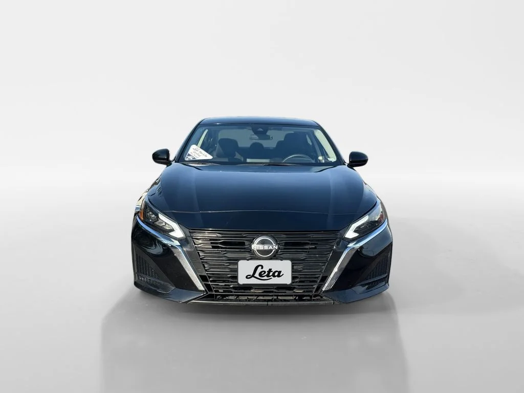 Used 2023 Super Black Clearcoat Nissan 2.5 SV image 8