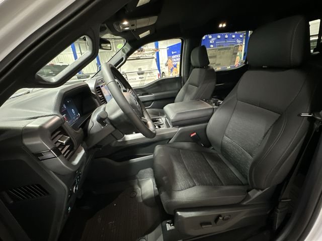 Used 2026 Oxford White Ford XLT image 17