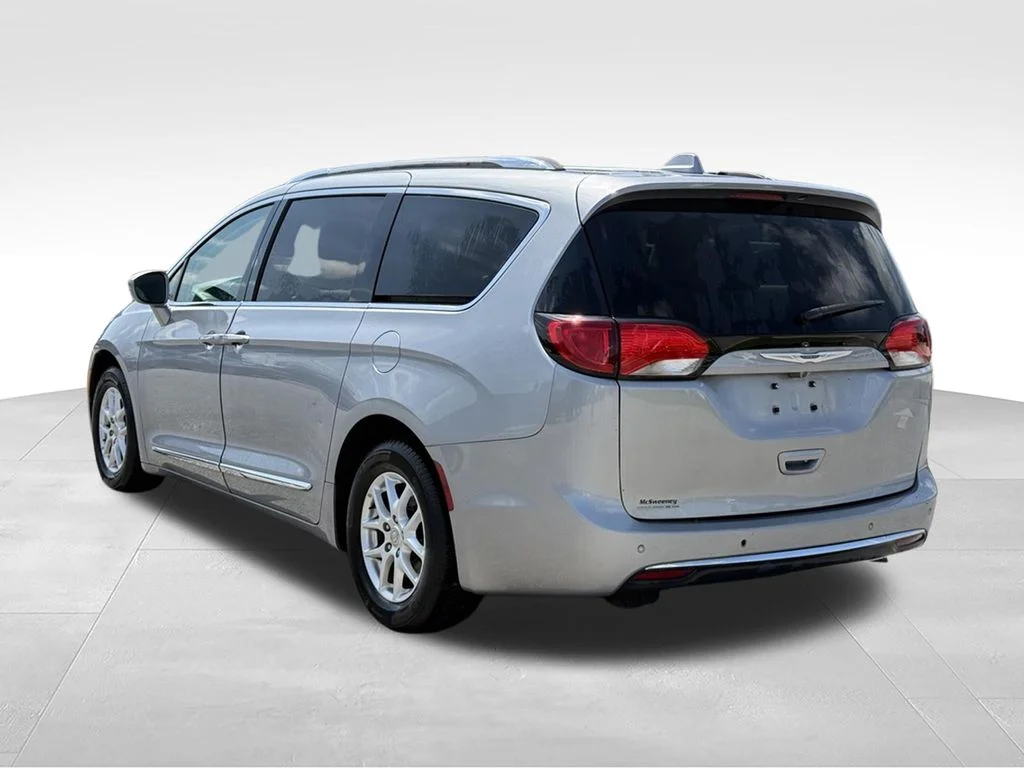 Used 2020 Silver Chrysler Touring L image 3