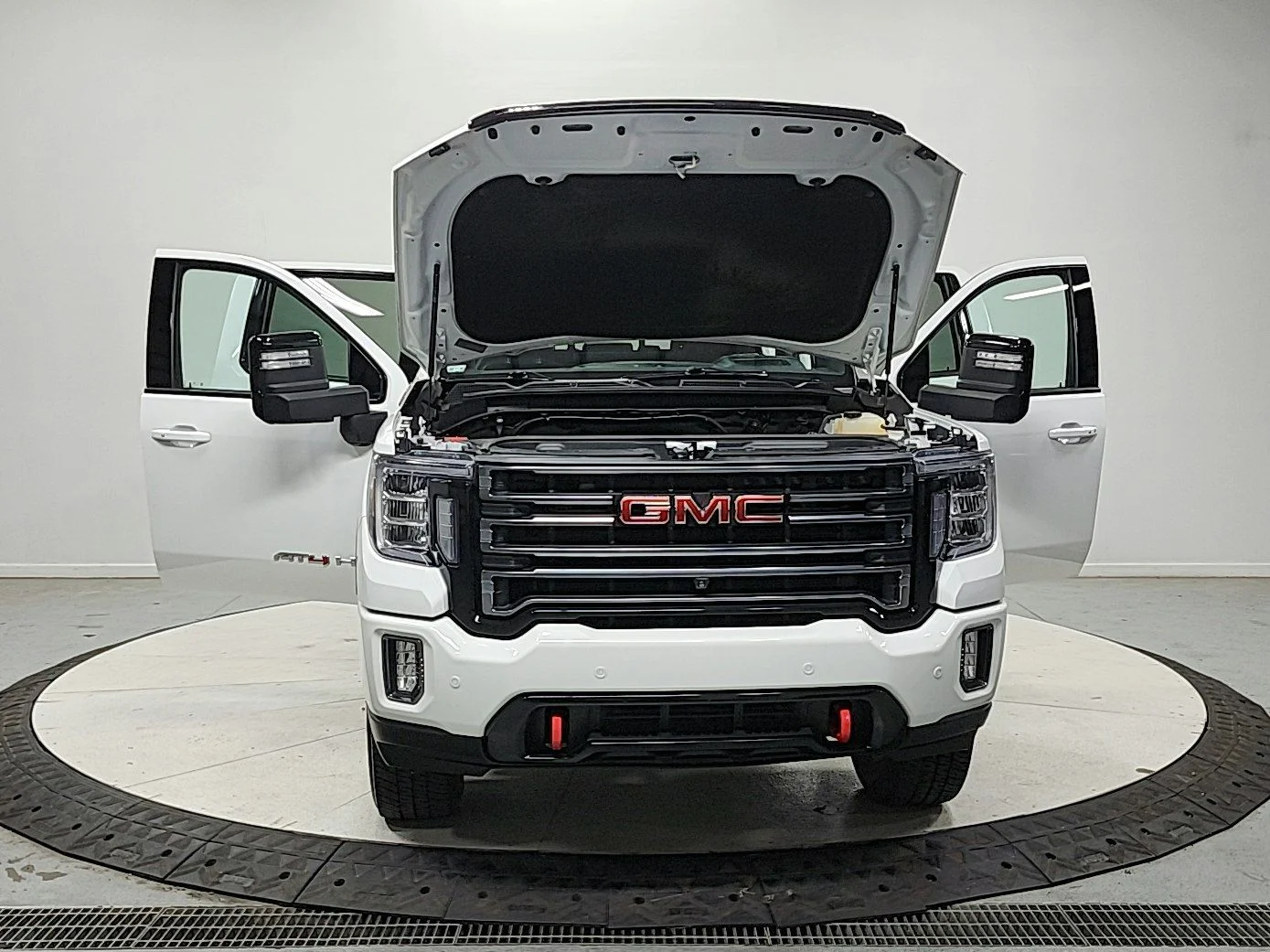 Used 2022 White GMC AT4 image 11