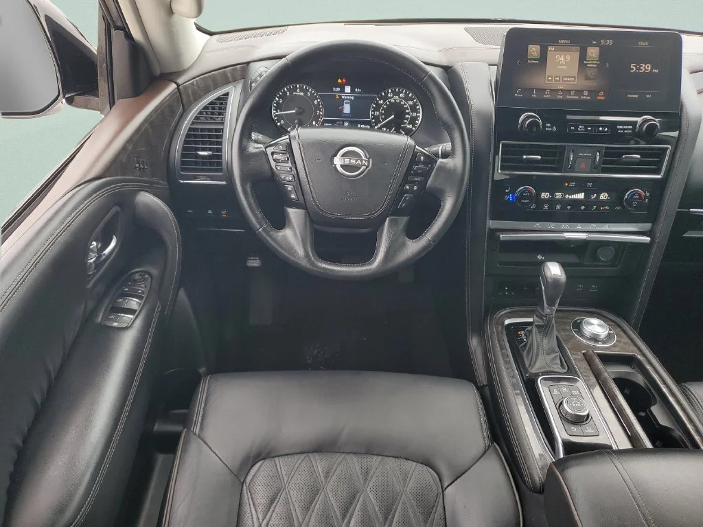 Used 2022 White Nissan Platinum 4WD image 15