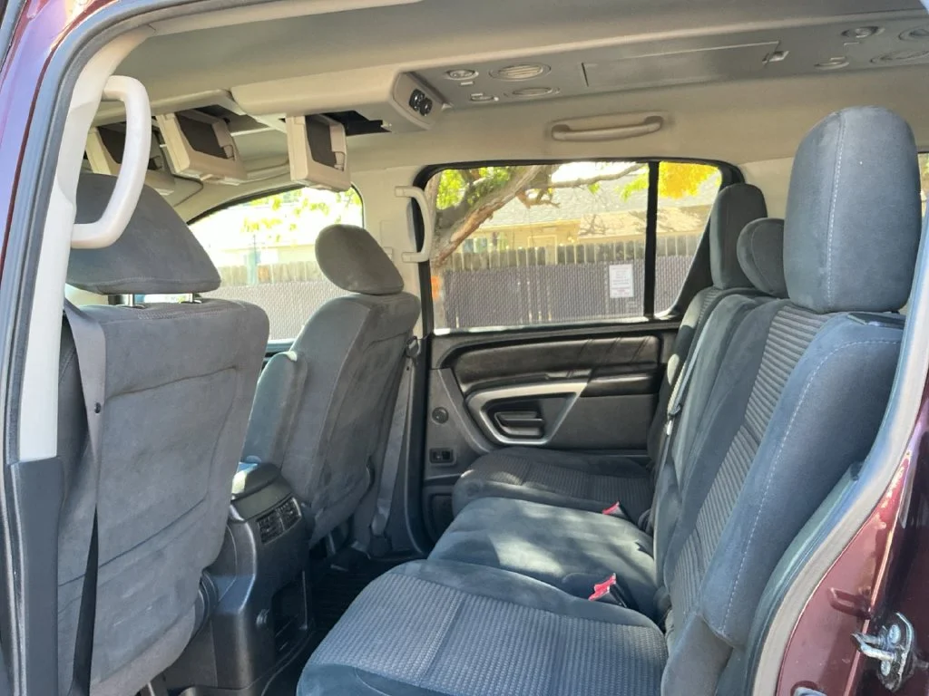 Used 2015 Black Nissan SV image 27