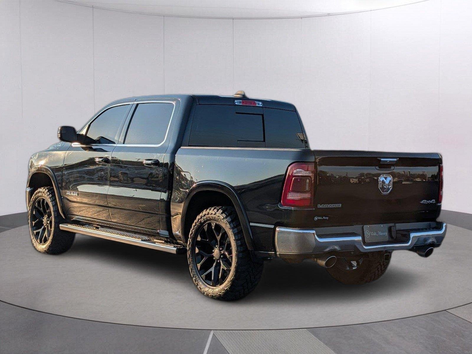 Used 2021 Diamond Black Crystal Pearlcoat Ram Laramie image 3