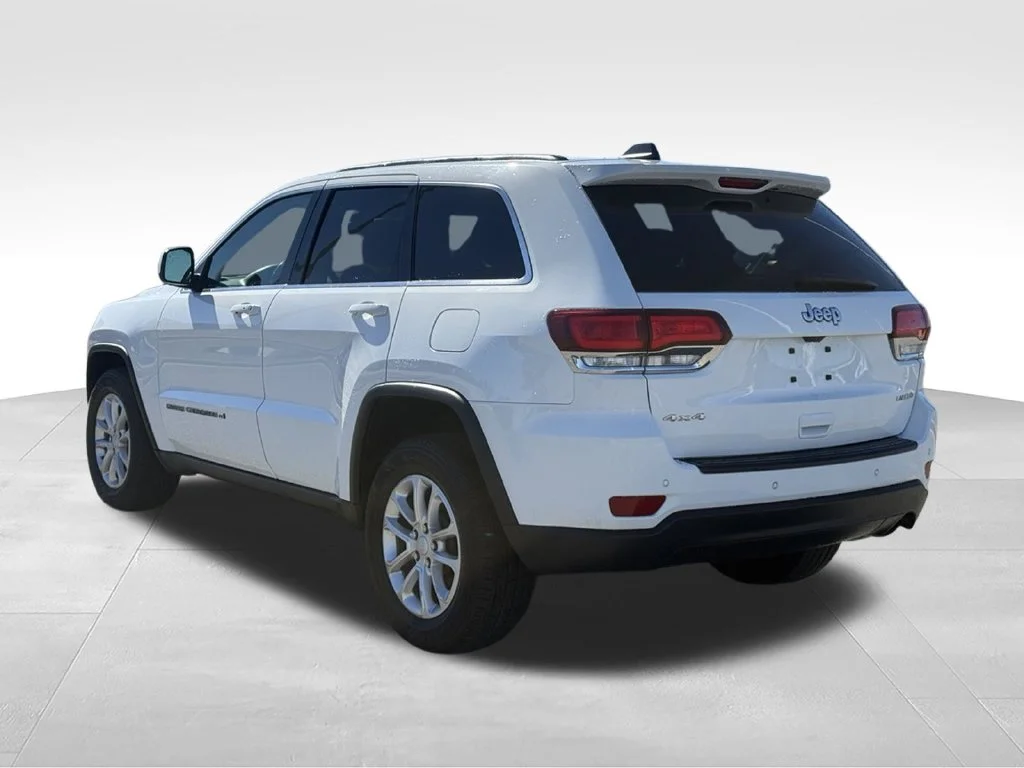 Used 2022 White Jeep Laredo E image 3